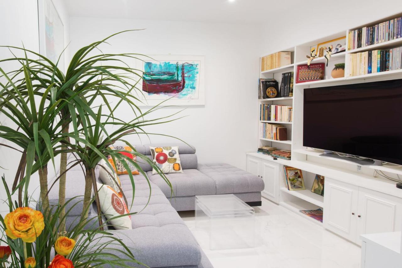 Apartment Welcome To Port - Ac, Garden, Port 2 Min Walk *